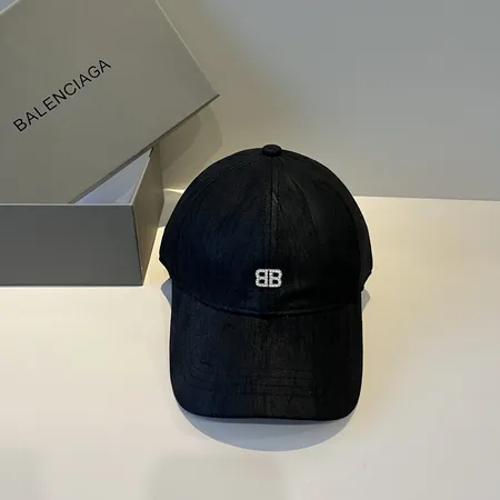 バレンシアガ 帽子