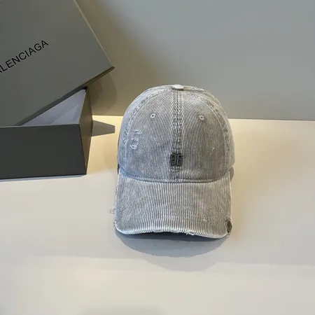 バレンシアガ 帽子