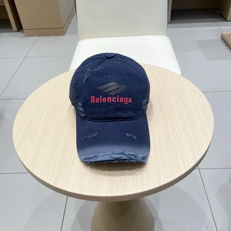バレンシアガ 帽子
