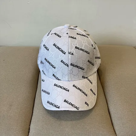バレンシアガ 帽子