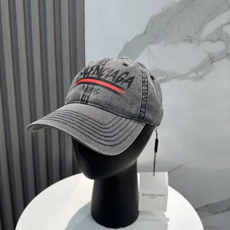 バレンシアガ 帽子