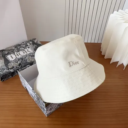 ディオール 帽子
