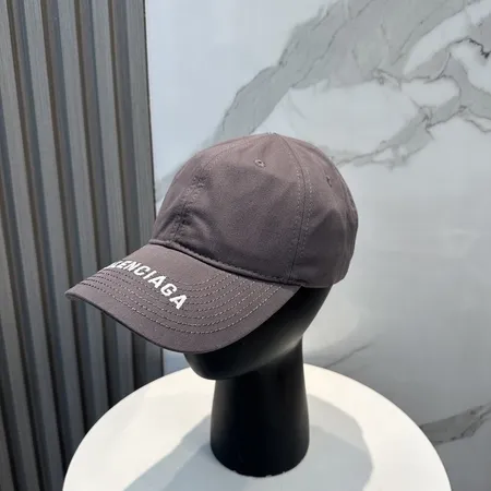 バレンシアガ 帽子