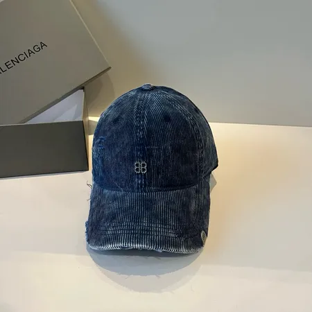 バレンシアガ 帽子