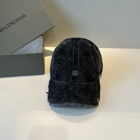 バレンシアガ 帽子