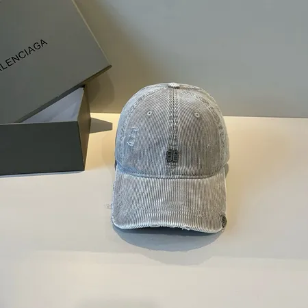 バレンシアガ 帽子