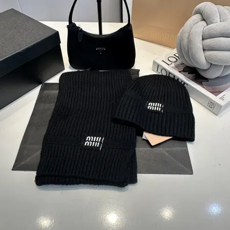 ヴァレンティノ 帽子