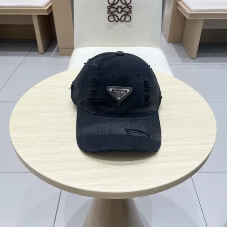 プラダ 帽子