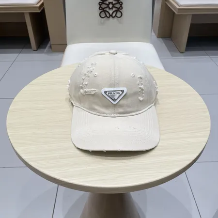プラダ 帽子
