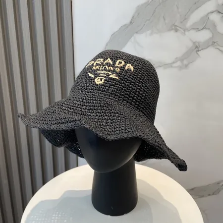 プラダ 帽子
