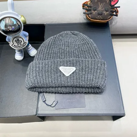 プラダ 帽子