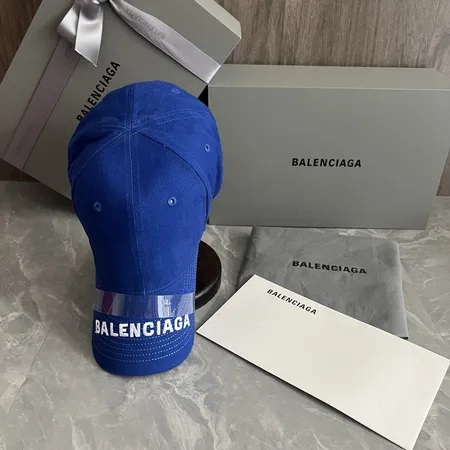 バレンシアガ 帽子