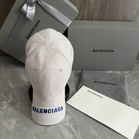 バレンシアガ 帽子