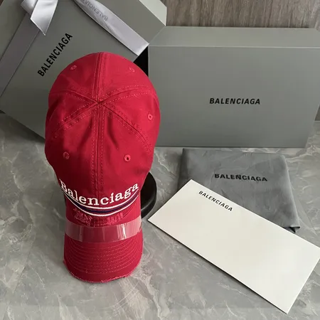 バレンシアガ 帽子