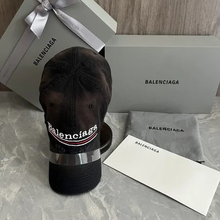 バレンシアガ 帽子
