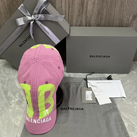 バレンシアガ 帽子