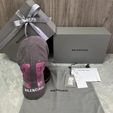 バレンシアガ 帽子