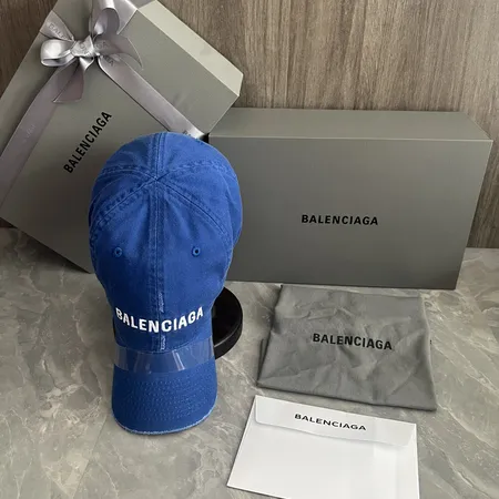 バレンシアガ 帽子