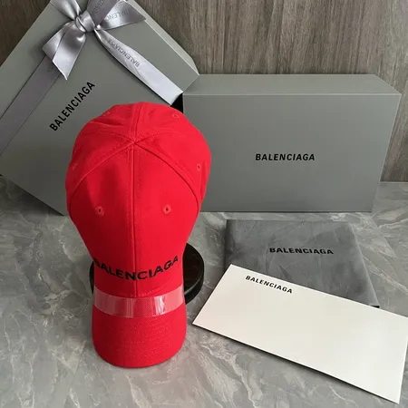 バレンシアガ 帽子