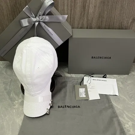 バレンシアガ 帽子