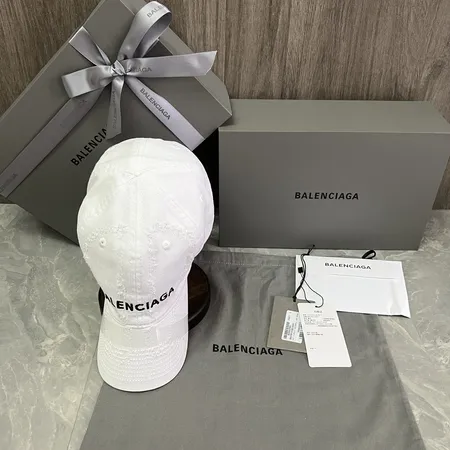 バレンシアガ 帽子