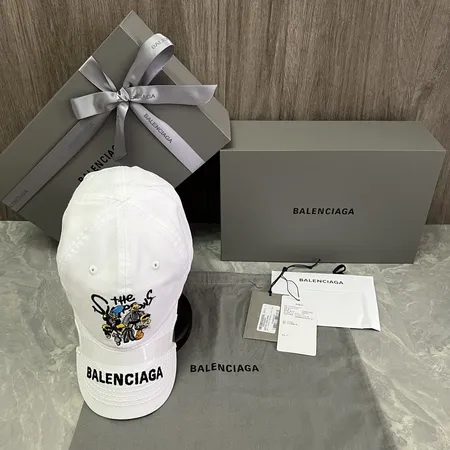 バレンシアガ 帽子