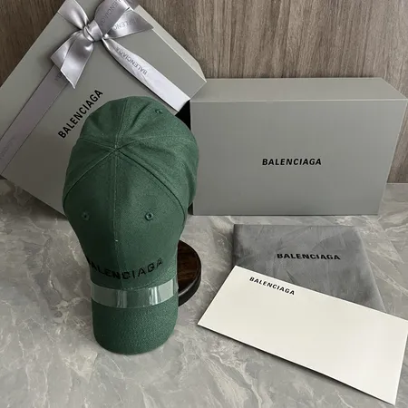 バレンシアガ 帽子