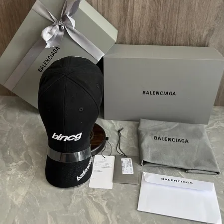 バレンシアガ 帽子