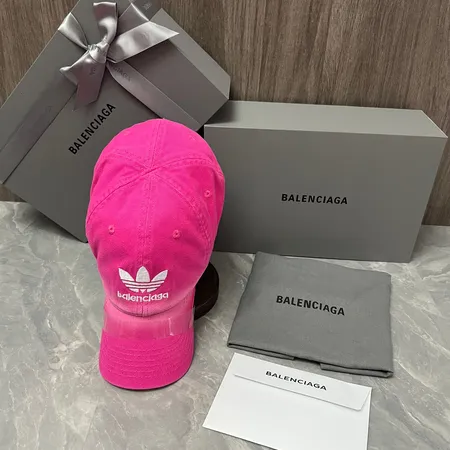 バレンシアガ 帽子