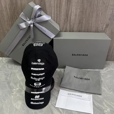 バレンシアガ 帽子