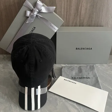 バレンシアガ 帽子