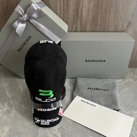 バレンシアガ 帽子