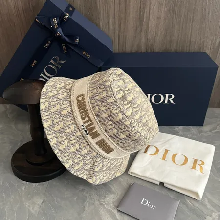 ディオール 帽子