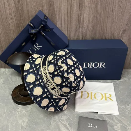 ディオール 帽子