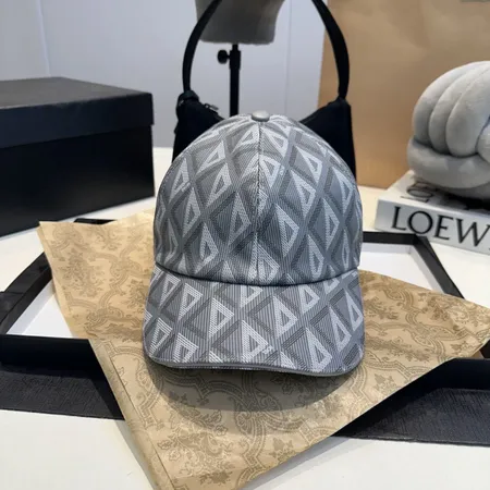 ディオール 帽子