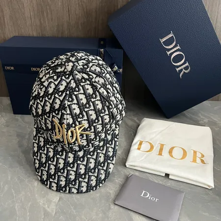 ディオール 帽子