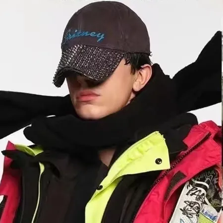 バレンシアガ 帽子