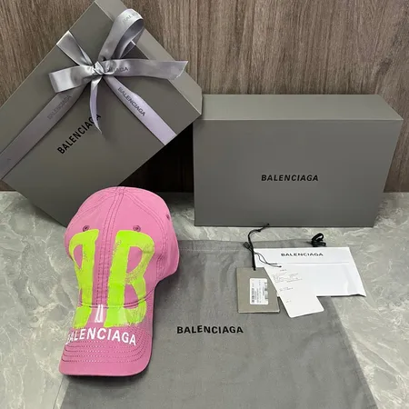 バレンシアガ 帽子