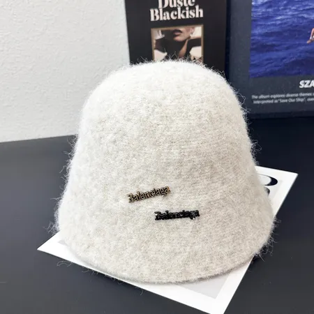 バレンシアガ 帽子