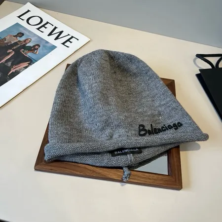 バレンシアガ 帽子