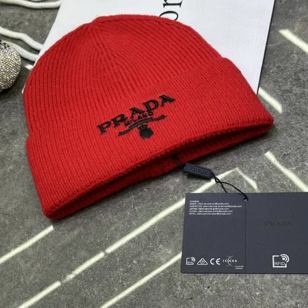 プラダ 帽子