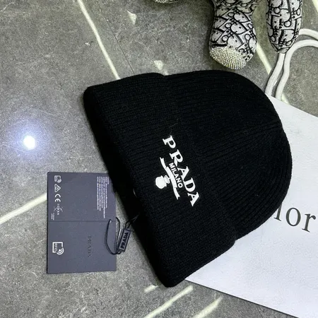 プラダ 帽子