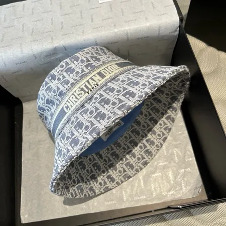 ディオール 帽子