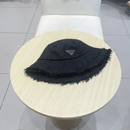 プラダ 帽子