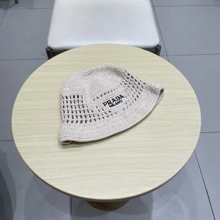 プラダ 帽子