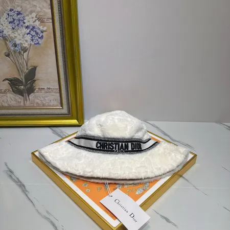 ディオール 帽子