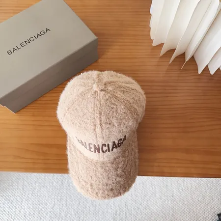 バレンシアガ 帽子