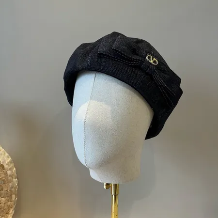 ヴァレンティノ 帽子