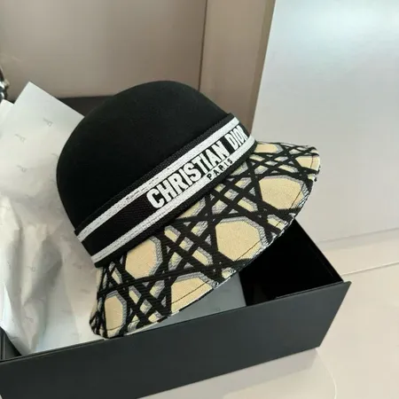 ディオール 帽子