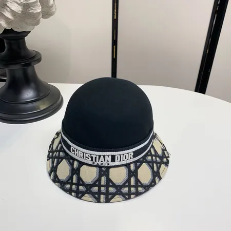 ディオール 帽子